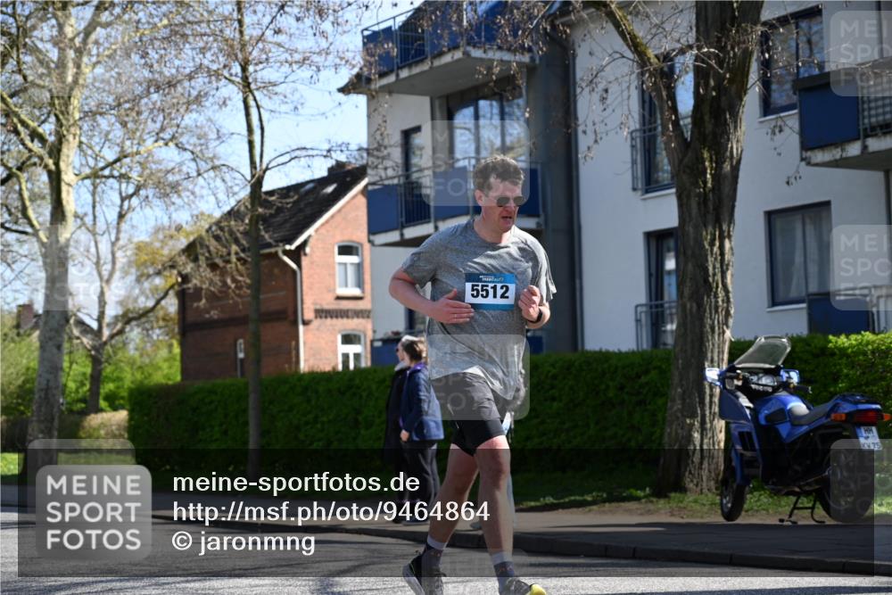 12.04.2026 - 45. Internationalen Wilhelmsburger Insellauf J. Mangold http://msf.ph/oto/9464864 12.04.2026 10:56:18 Ziel 4494, 5047, 4070, 5771, 4549, 4717, 2055, 5512, 2220, 4158, 2133, 2754, 4155, 2795, 2795, 3917, 5319, 5352, 2915, 3224, 4654, 3059, 3187, 4448, 2912, 2913 meine-sportfotos.de