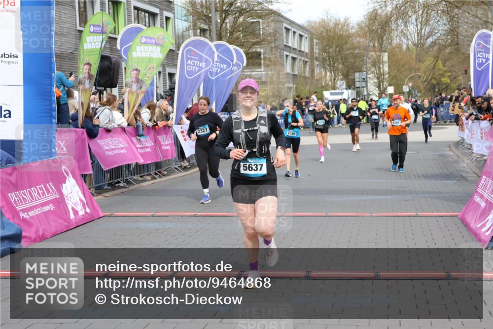 12.04.2026 - 45. Internationalen Wilhelmsburger Insellauf Strokosch-Dieckow http://msf.ph/oto/9464868 12.04.2026 13:13:51 Ziel 5637, 2080, 5819 meine-sportfotos.de