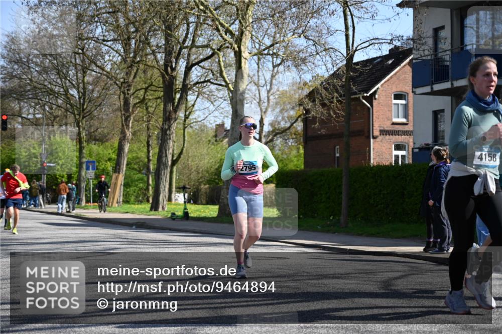 12.04.2026 - 45. Internationalen Wilhelmsburger Insellauf J. Mangold http://msf.ph/oto/9464894 12.04.2026 10:56:22 Ziel 5771, 4549, 4717, 2055, 5512, 2220, 4158, 2133, 2754, 4155, 2795, 3917, 5319, 5352, 2915, 3224, 4654, 3059, 3187, 4448, 2912, 2913, 4927, 2791, 2067, 4321, 2744, 5508 meine-sportfotos.de