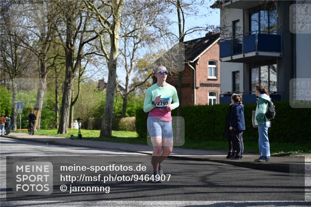 12.04.2026 - 45. Internationalen Wilhelmsburger Insellauf J. Mangold http://msf.ph/oto/9464907 12.04.2026 10:56:23 Ziel 4549, 4717, 2055, 5512, 2220, 4158, 2133, 2754, 4155, 2795, 3917, 5319, 5352, 2915, 3224, 4654, 3059, 3187, 4448, 2912, 2913, 4927, 2791, 2067, 4321, 2744, 5508, 4388 meine-sportfotos.de