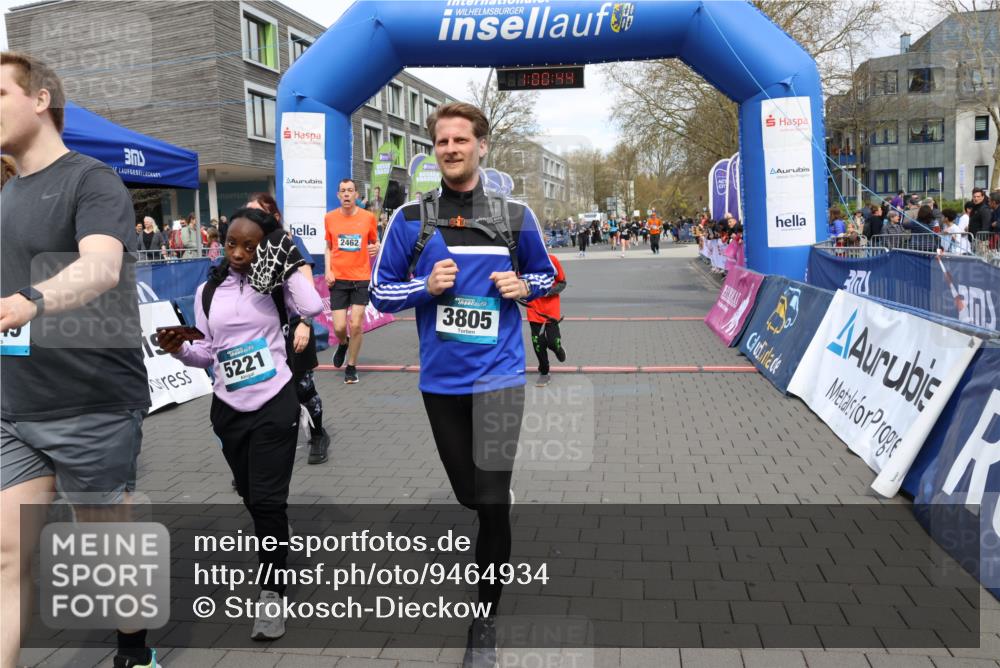 12.04.2026 - 45. Internationalen Wilhelmsburger Insellauf Strokosch-Dieckow http://msf.ph/oto/9464934 12.04.2026 13:13:44 Ziel 3935, 3805, 5158, 5157, 2462, 4533, 5693 meine-sportfotos.de