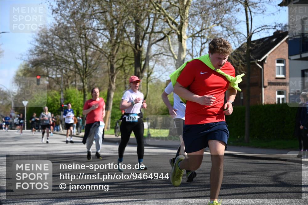 12.04.2026 - 45. Internationalen Wilhelmsburger Insellauf J. Mangold http://msf.ph/oto/9464944 12.04.2026 10:56:28 Ziel 2055, 5512, 2220, 4158, 2133, 2754, 4155, 2795, 3917, 5319, 5352, 2915, 3224, 4654, 3059, 3187, 4448, 2912, 2913, 4927, 2791, 2067, 4321, 2744, 5508, 4388, 2579, 2458, 5845, 5844 meine-sportfotos.de