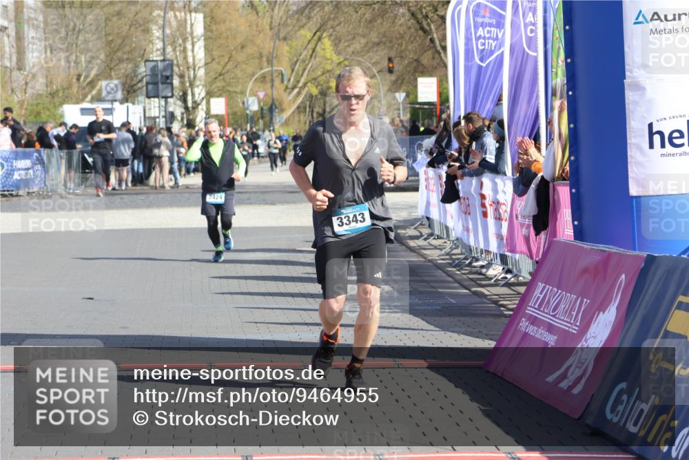 12.04.2026 - 45. Internationalen Wilhelmsburger Insellauf Strokosch-Dieckow http://msf.ph/oto/9464955 12.04.2026 11:14:53 Ziel 3343, 2452, 3018 meine-sportfotos.de