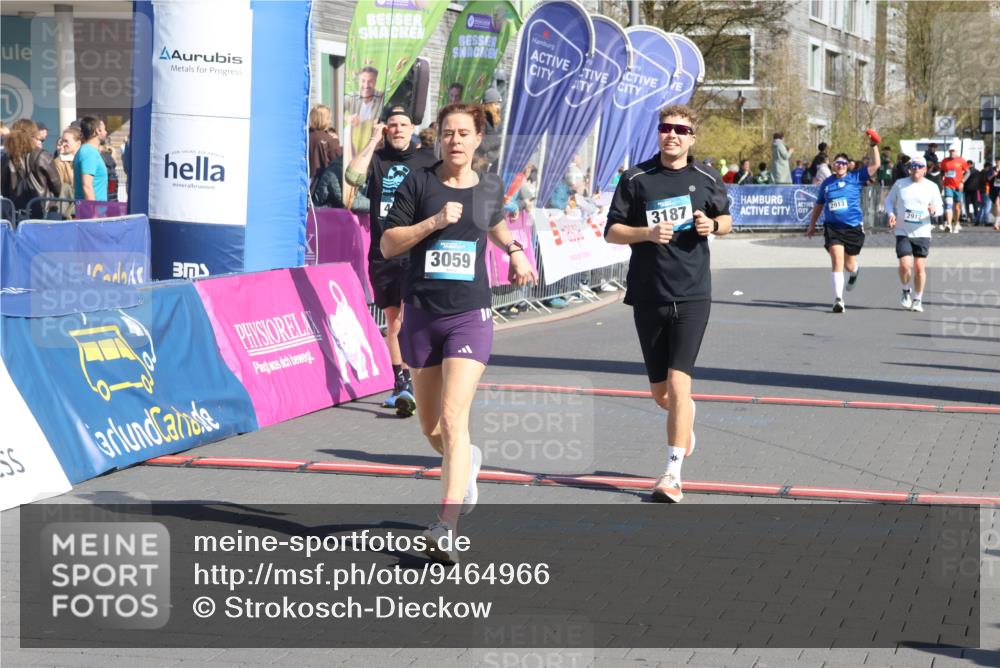 12.04.2026 - 45. Internationalen Wilhelmsburger Insellauf Strokosch-Dieckow http://msf.ph/oto/9464966 12.04.2026 10:57:12 Ziel 3059, 3187, 4448 meine-sportfotos.de
