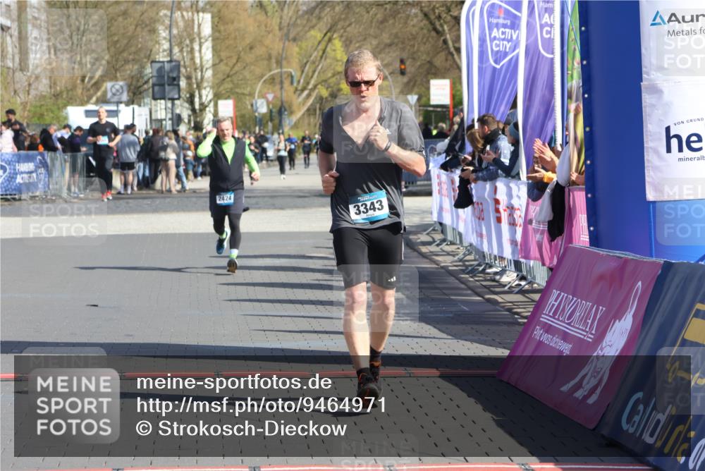 12.04.2026 - 45. Internationalen Wilhelmsburger Insellauf Strokosch-Dieckow http://msf.ph/oto/9464971 12.04.2026 11:14:53 Ziel 3343, 2452, 3018 meine-sportfotos.de