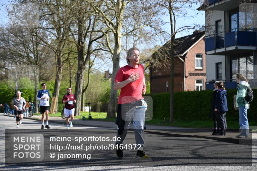 12.04.2026 - 45. Internationalen Wilhelmsburger Insellauf J. Mangold http://msf.ph/oto/9464972 12.04.2026 10:56:30 Ziel 2055, 5512, 2220, 4158, 2133, 2754, 4155, 2795, 3917, 5319, 5352, 2915, 3224, 4654, 3059, 3187, 4448, 2912, 2913, 4927, 2791, 2067, 4321, 2744, 5508, 4388, 2579, 2458, 5845, 5844 meine-sportfotos.de