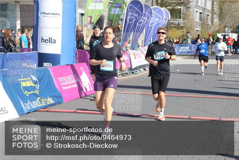 12.04.2026 - 45. Internationalen Wilhelmsburger Insellauf Strokosch-Dieckow http://msf.ph/oto/9464973 12.04.2026 10:57:12 Ziel 3059, 3187, 4448 meine-sportfotos.de