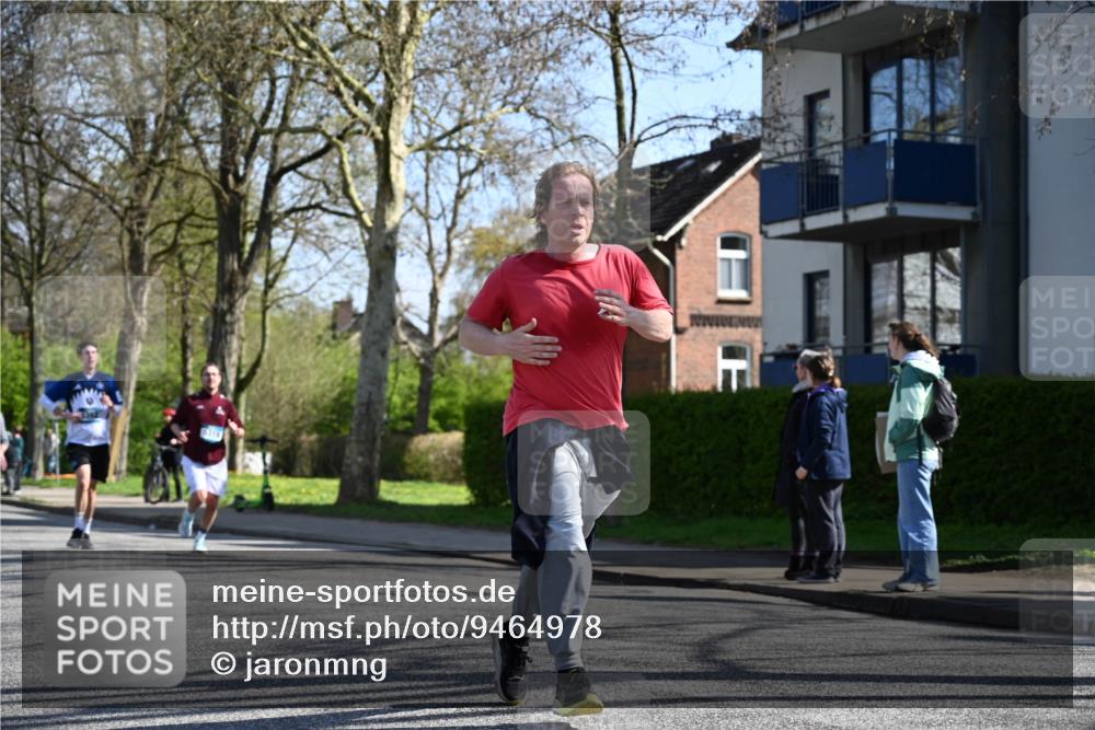 12.04.2026 - 45. Internationalen Wilhelmsburger Insellauf J. Mangold http://msf.ph/oto/9464978 12.04.2026 10:56:31 Ziel 5512, 2220, 4158, 2133, 2754, 4155, 2795, 3917, 5319, 5352, 2915, 3224, 4654, 3059, 3187, 3059, 3187, 4448, 2912, 2913, 4927, 2791, 4927, 2791, 2067, 4321, 2744, 5508, 4388, 2579, 2458, 5845, 5844 meine-sportfotos.de