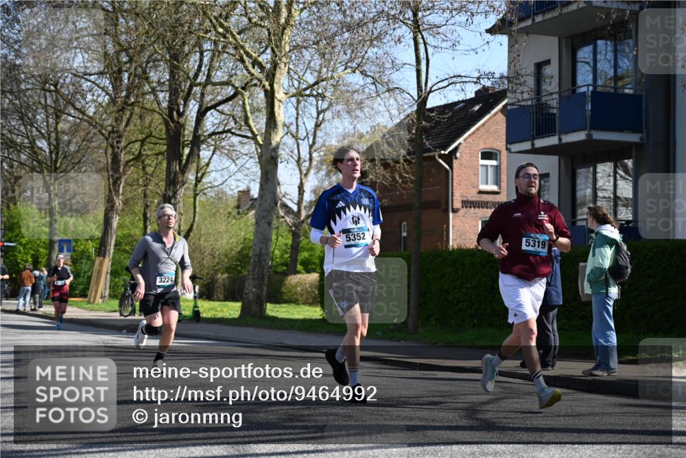 12.04.2026 - 45. Internationalen Wilhelmsburger Insellauf J. Mangold http://msf.ph/oto/9464992 12.04.2026 10:56:34 Ziel 4158, 2133, 2754, 4155, 2795, 3917, 5319, 5352, 2915, 3224, 4654, 3059, 3187, 4448, 2912, 2913, 4927, 2791, 2067, 4321, 2744, 5508, 4388, 2579, 2458, 5845, 5844 meine-sportfotos.de