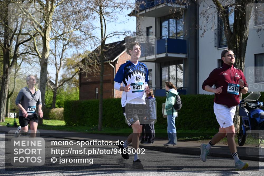 12.04.2026 - 45. Internationalen Wilhelmsburger Insellauf J. Mangold http://msf.ph/oto/9465002 12.04.2026 10:56:34 Ziel 4158, 2133, 2754, 4155, 2795, 3917, 5319, 5352, 2915, 3224, 4654, 3059, 3187, 4448, 2912, 2913, 4927, 2791, 2067, 4321, 2744, 5508, 4388, 2579, 2458, 5845, 5844 meine-sportfotos.de