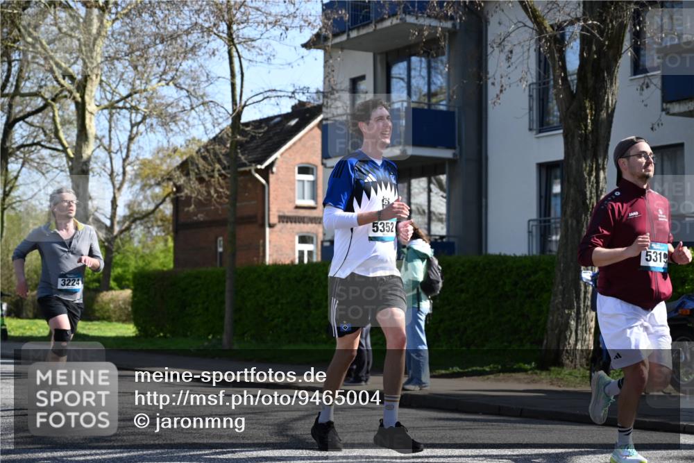 12.04.2026 - 45. Internationalen Wilhelmsburger Insellauf J. Mangold http://msf.ph/oto/9465004 12.04.2026 10:56:34 Ziel 4158, 2133, 2754, 4155, 2795, 3917, 5319, 5352, 2915, 3224, 4654, 3059, 3187, 4448, 2912, 2913, 4927, 2791, 2067, 4321, 2744, 5508, 4388, 2579, 2458, 5845, 5844 meine-sportfotos.de