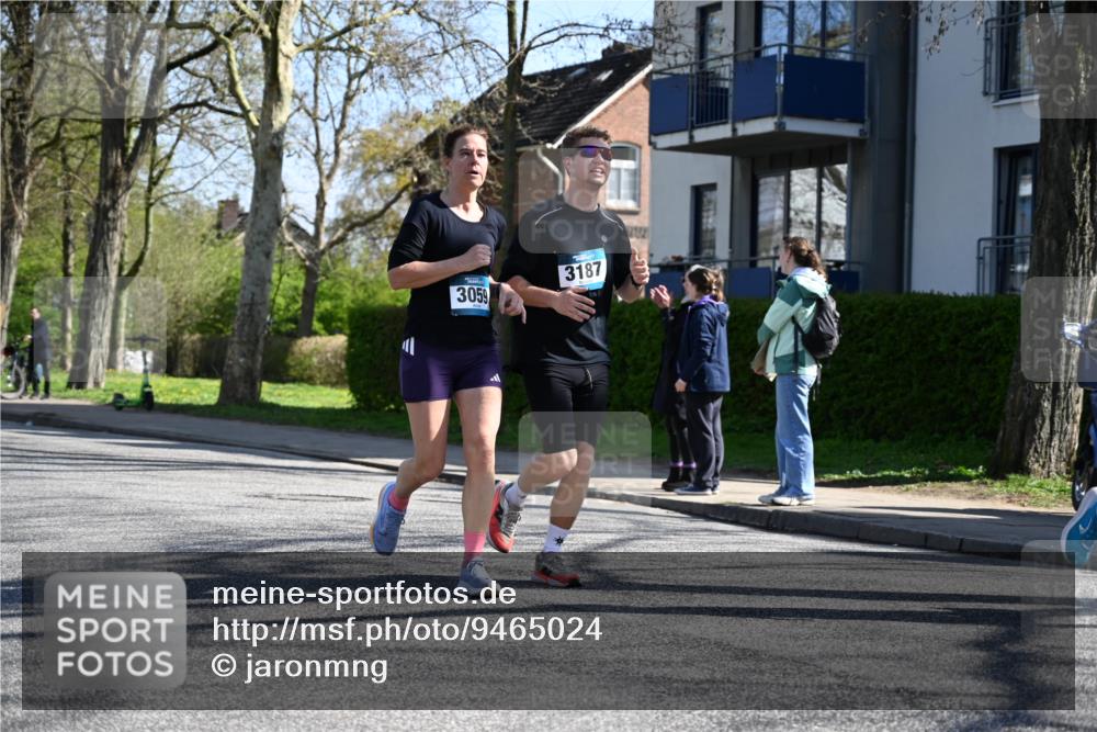 12.04.2026 - 45. Internationalen Wilhelmsburger Insellauf J. Mangold http://msf.ph/oto/9465024 12.04.2026 10:56:41 Ziel 2795, 3917, 5319, 5352, 2915, 3224, 4654, 3059, 3187, 4448, 2912, 2913, 4927, 2791, 2067, 4321, 2744, 5508, 4388, 2579, 2458, 5845, 5844, 5701 meine-sportfotos.de