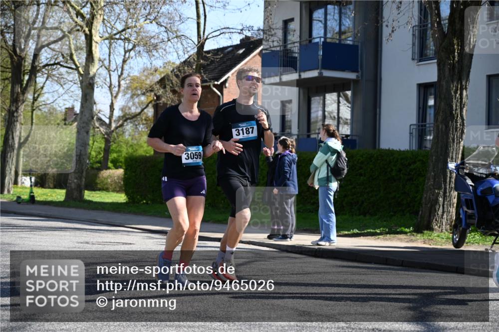 12.04.2026 - 45. Internationalen Wilhelmsburger Insellauf J. Mangold http://msf.ph/oto/9465026 12.04.2026 10:56:41 Ziel 2795, 3917, 5319, 5352, 2915, 3224, 4654, 3059, 3187, 4448, 2912, 2913, 4927, 2791, 2067, 4321, 2744, 5508, 4388, 2579, 2458, 5845, 5844, 5701 meine-sportfotos.de
