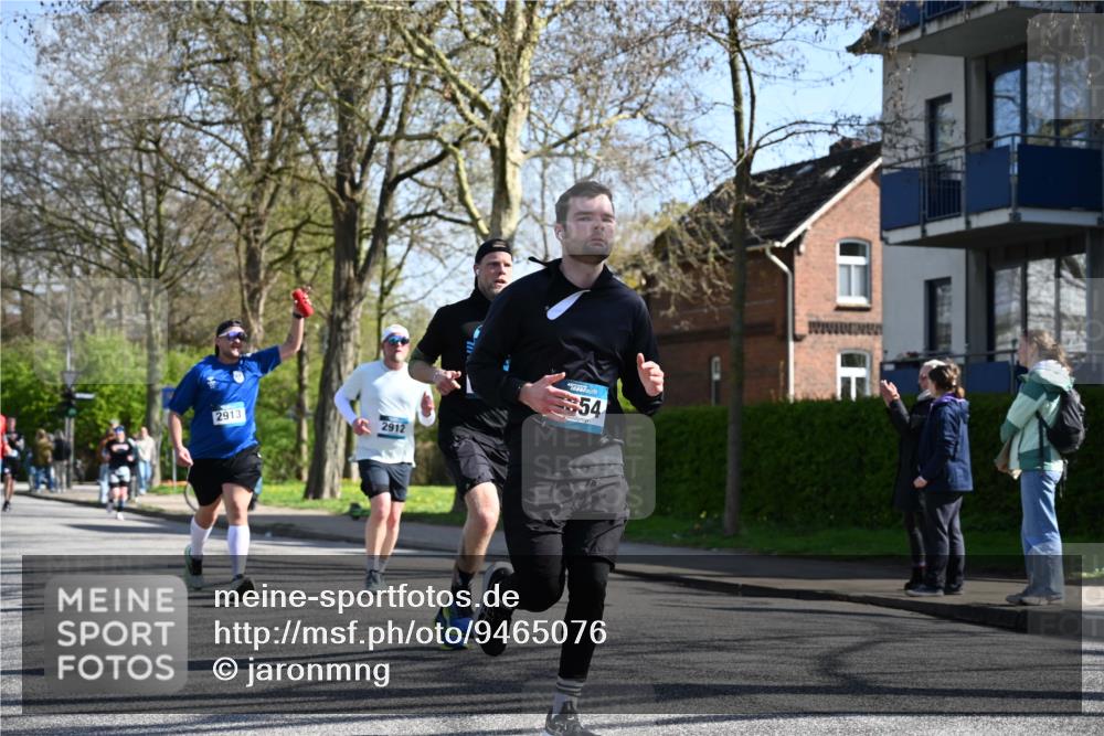 12.04.2026 - 45. Internationalen Wilhelmsburger Insellauf J. Mangold http://msf.ph/oto/9465076 12.04.2026 10:56:44 Ziel 3917, 5319, 5352, 2915, 3224, 4654, 3059, 3187, 4448, 2912, 2913, 4927, 2791, 2067, 4321, 2744, 2067, 4321, 2744, 5508, 4388, 2579, 2458, 5845, 5844, 5701 meine-sportfotos.de