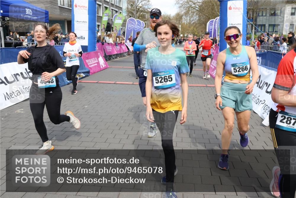 12.04.2026 - 45. Internationalen Wilhelmsburger Insellauf Strokosch-Dieckow http://msf.ph/oto/9465078 12.04.2026 13:13:36 Ziel 5265, 5266, 4648, 2026, 5457, 4320, 4249, 3033, 2470, 4364, 3942, 5221, 3540, 3933, 3935 meine-sportfotos.de