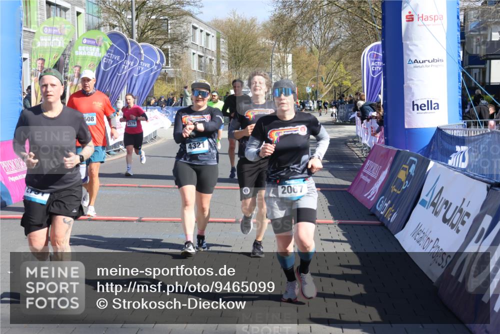 12.04.2026 - 45. Internationalen Wilhelmsburger Insellauf Strokosch-Dieckow http://msf.ph/oto/9465099 12.04.2026 10:57:25 Ziel 4927, 2791, 2067, 4321, 2744, 5508, 4388, 2579 meine-sportfotos.de
