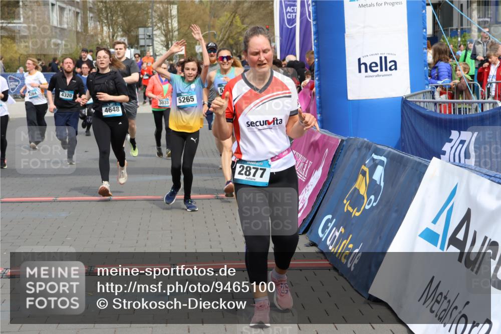 12.04.2026 - 45. Internationalen Wilhelmsburger Insellauf Strokosch-Dieckow http://msf.ph/oto/9465100 12.04.2026 13:13:32 Ziel 4643, 2877, 5265, 5266, 4648, 2026, 5457, 4320, 4249, 3033, 2470, 4364 meine-sportfotos.de