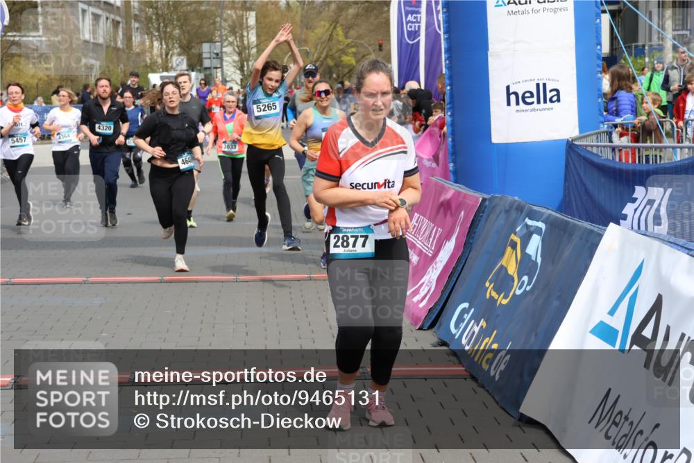 12.04.2026 - 45. Internationalen Wilhelmsburger Insellauf Strokosch-Dieckow http://msf.ph/oto/9465131 12.04.2026 13:13:32 Ziel 4643, 2877, 5265, 5266, 4648, 2026, 5457, 4320, 4249, 3033, 2470, 4364 meine-sportfotos.de