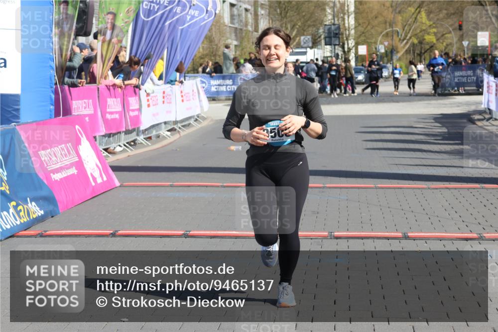 12.04.2026 - 45. Internationalen Wilhelmsburger Insellauf Strokosch-Dieckow http://msf.ph/oto/9465137 12.04.2026 11:15:19 Ziel 3508 meine-sportfotos.de