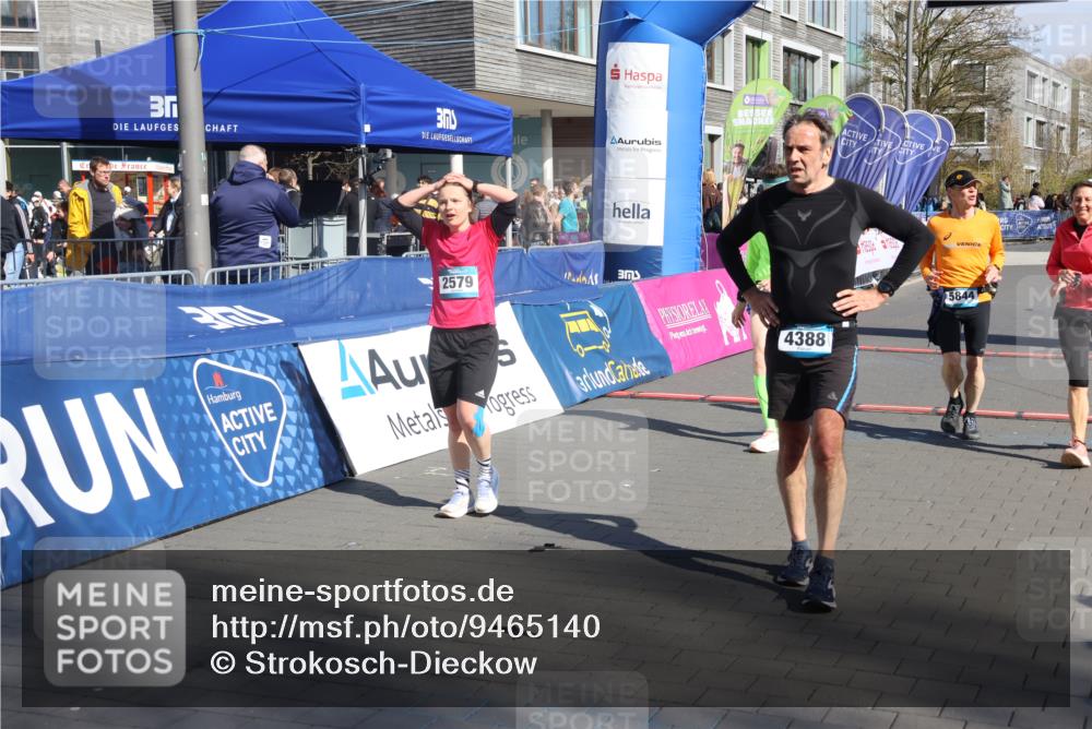12.04.2026 - 45. Internationalen Wilhelmsburger Insellauf Strokosch-Dieckow http://msf.ph/oto/9465140 12.04.2026 10:57:31 Ziel 4388, 2579, 2458, 5845, 5844 meine-sportfotos.de