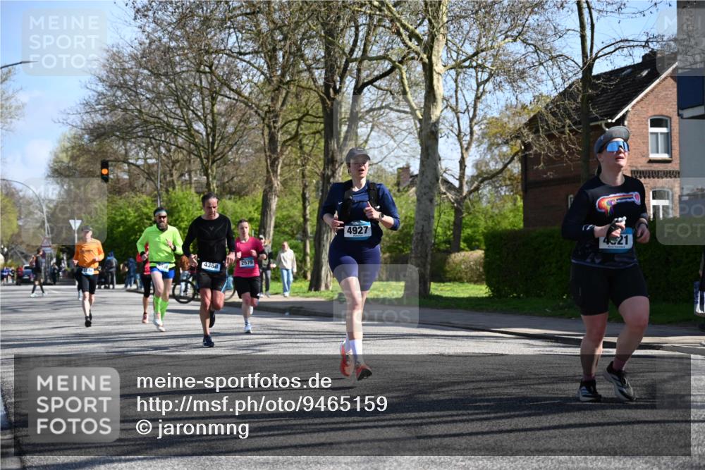 12.04.2026 - 45. Internationalen Wilhelmsburger Insellauf J. Mangold http://msf.ph/oto/9465159 12.04.2026 10:56:56 Ziel 3059, 3187, 4448, 2912, 2913, 4927, 2791, 2067, 4321, 2744, 5508, 4388, 2579, 2458, 5845, 5844, 5701, 4368, 2441 meine-sportfotos.de