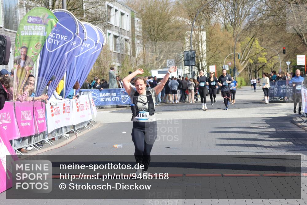 12.04.2026 - 45. Internationalen Wilhelmsburger Insellauf Strokosch-Dieckow http://msf.ph/oto/9465168 12.04.2026 11:15:24 Ziel 2165 meine-sportfotos.de