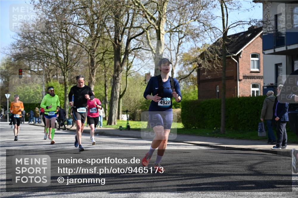 12.04.2026 - 45. Internationalen Wilhelmsburger Insellauf J. Mangold http://msf.ph/oto/9465173 12.04.2026 10:56:56 Ziel 3059, 3187, 4448, 2912, 2913, 4927, 2791, 2067, 4321, 2744, 5508, 4388, 2579, 2458, 5845, 5844, 5701, 4368, 2441 meine-sportfotos.de