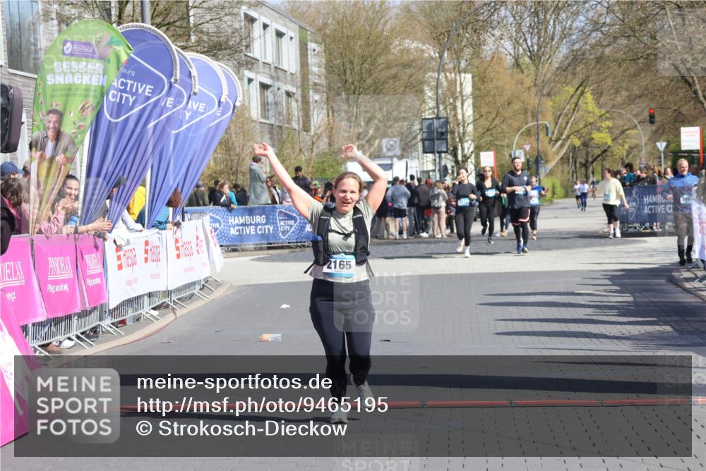 12.04.2026 - 45. Internationalen Wilhelmsburger Insellauf Strokosch-Dieckow http://msf.ph/oto/9465195 12.04.2026 11:15:24 Ziel 2165 meine-sportfotos.de
