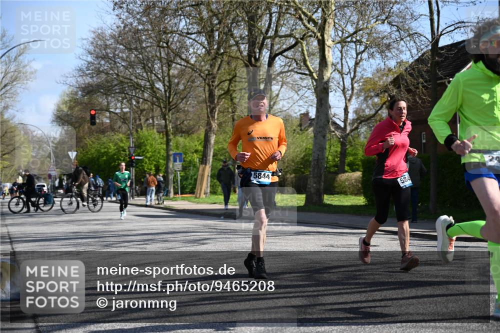 12.04.2026 - 45. Internationalen Wilhelmsburger Insellauf J. Mangold http://msf.ph/oto/9465208 12.04.2026 10:57:01 Ziel 2912, 2913, 4927, 2791, 2067, 4321, 2744, 5508, 4388, 2579, 2458, 5845, 5844, 5701, 4368, 2441, 5243, 3798 meine-sportfotos.de