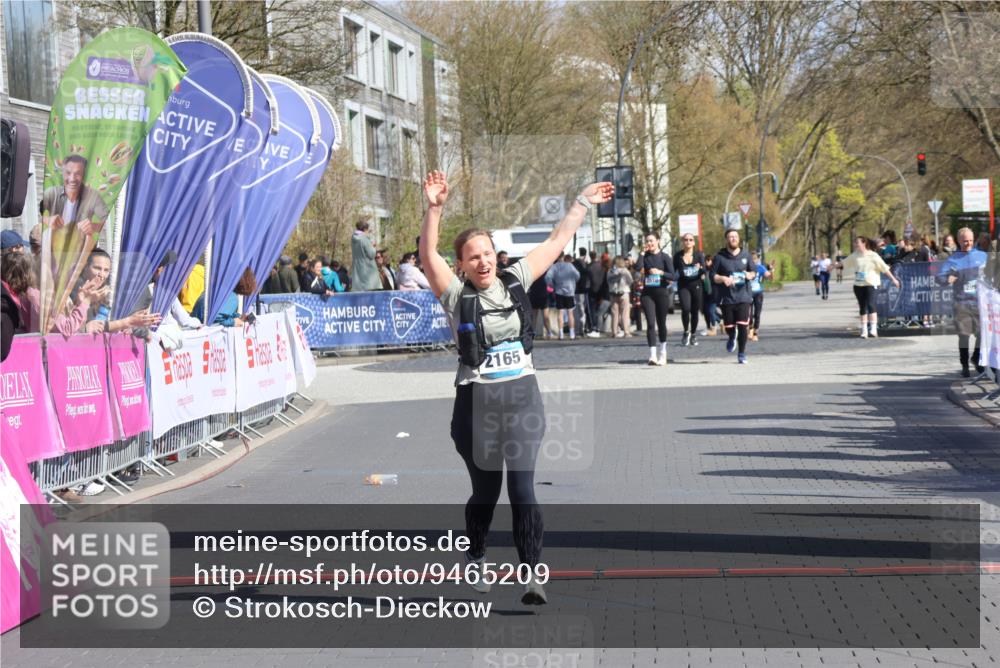 12.04.2026 - 45. Internationalen Wilhelmsburger Insellauf Strokosch-Dieckow http://msf.ph/oto/9465209 12.04.2026 11:15:24 Ziel 2165 meine-sportfotos.de