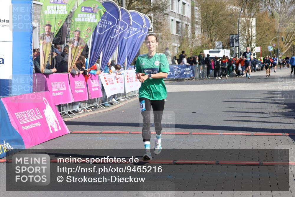 12.04.2026 - 45. Internationalen Wilhelmsburger Insellauf Strokosch-Dieckow http://msf.ph/oto/9465216 12.04.2026 10:57:41 Ziel 5701 meine-sportfotos.de