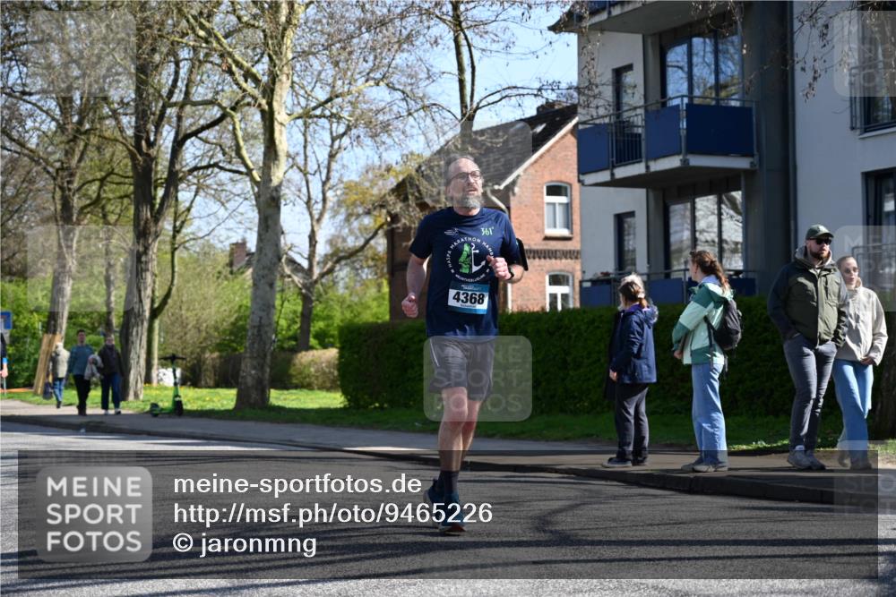 12.04.2026 - 45. Internationalen Wilhelmsburger Insellauf J. Mangold http://msf.ph/oto/9465226 12.04.2026 10:57:22 Ziel 5701, 4368, 2441, 5243, 3798, 2861, 2861, 3340, 2847, 4339, 3179, 3753, 4947, 3754, 5362, 4157, 2164, 4120, 2283, 2228, 4396 meine-sportfotos.de