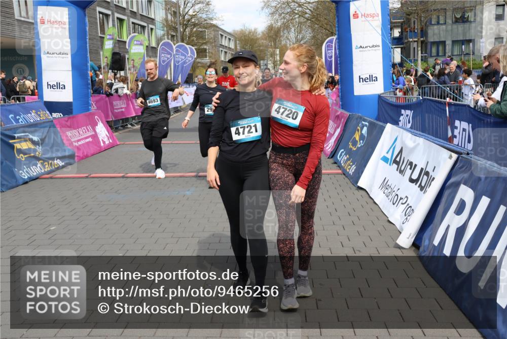 12.04.2026 - 45. Internationalen Wilhelmsburger Insellauf Strokosch-Dieckow http://msf.ph/oto/9465256 12.04.2026 13:13:25 Ziel 2998, 4693, 3519, 4970, 3686, 4643 meine-sportfotos.de