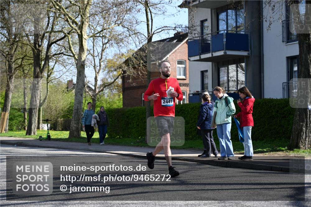 12.04.2026 - 45. Internationalen Wilhelmsburger Insellauf J. Mangold http://msf.ph/oto/9465272 12.04.2026 10:57:31 Ziel 4368, 2441, 5243, 3798, 2861, 3340, 2847, 4339, 3179, 3753, 4947, 3754, 5362, 4157, 2164, 4120, 2283, 2228, 2228, 4396, 3997, 2818, 3257 meine-sportfotos.de