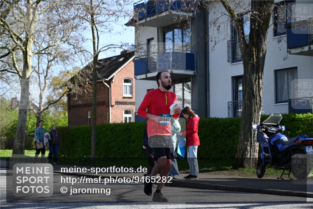 12.04.2026 - 45. Internationalen Wilhelmsburger Insellauf J. Mangold http://msf.ph/oto/9465282 12.04.2026 10:57:31 Ziel 4368, 2441, 5243, 3798, 2861, 3340, 2847, 4339, 3179, 3753, 4947, 3754, 5362, 4157, 2164, 4120, 2283, 2228, 2228, 4396, 3997, 2818, 3257 meine-sportfotos.de