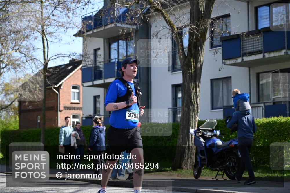 12.04.2026 - 45. Internationalen Wilhelmsburger Insellauf J. Mangold http://msf.ph/oto/9465294 12.04.2026 10:57:36 Ziel 4368, 2441, 5243, 3798, 2861, 3340, 2847, 4339, 3179, 3753, 4947, 3754, 5362, 4157, 2164, 4120, 2283, 2228, 4396, 3997, 2818, 3257, 2499, 2194, 2900 meine-sportfotos.de