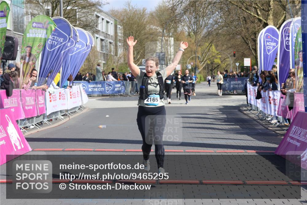 12.04.2026 - 45. Internationalen Wilhelmsburger Insellauf Strokosch-Dieckow http://msf.ph/oto/9465295 12.04.2026 11:15:25 Ziel 2165 meine-sportfotos.de