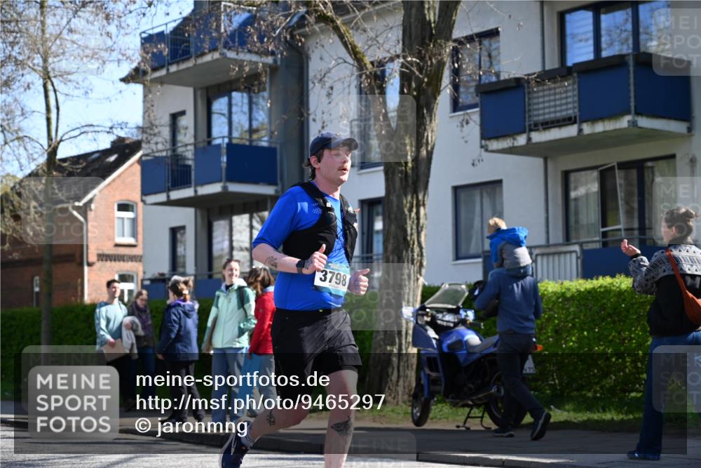 12.04.2026 - 45. Internationalen Wilhelmsburger Insellauf J. Mangold http://msf.ph/oto/9465297 12.04.2026 10:57:36 Ziel 4368, 2441, 5243, 3798, 2861, 3340, 2847, 4339, 3179, 3753, 4947, 3754, 5362, 4157, 2164, 4120, 2283, 2228, 4396, 3997, 2818, 3257, 2499, 2194, 2900 meine-sportfotos.de