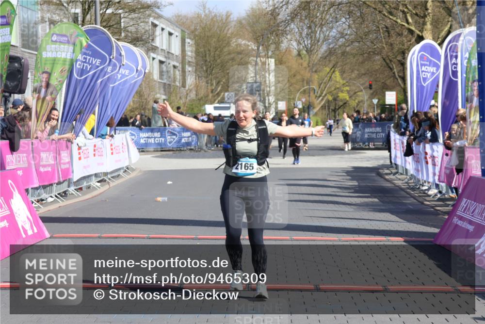 12.04.2026 - 45. Internationalen Wilhelmsburger Insellauf Strokosch-Dieckow http://msf.ph/oto/9465309 12.04.2026 11:15:25 Ziel 2165 meine-sportfotos.de