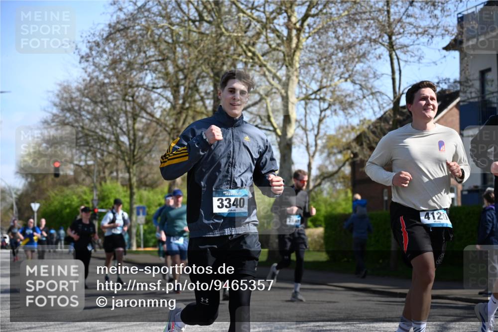 12.04.2026 - 45. Internationalen Wilhelmsburger Insellauf J. Mangold http://msf.ph/oto/9465357 12.04.2026 10:57:46 Ziel 5243, 3798, 2861, 3340, 2847, 4339, 3179, 3753, 4947, 3754, 5362, 4157, 2164, 4120, 2283, 2228, 4396, 3997, 2818, 3257, 2499, 2194, 2194, 2900, 3260, 3568, 4352, 4215, 4394, 3665 meine-sportfotos.de