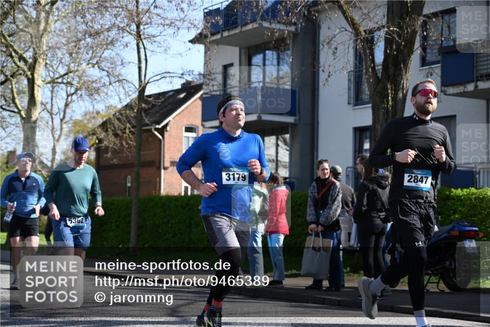 12.04.2026 - 45. Internationalen Wilhelmsburger Insellauf J. Mangold http://msf.ph/oto/9465389 12.04.2026 10:57:48 Ziel 3798, 2861, 3340, 2847, 4339, 3179, 3753, 4947, 3754, 5362, 4157, 2164, 4120, 2283, 2228, 4396, 3997, 2818, 3257, 2499, 2194, 2900, 2900, 3260, 3568, 4352, 4215, 4394, 3665 meine-sportfotos.de