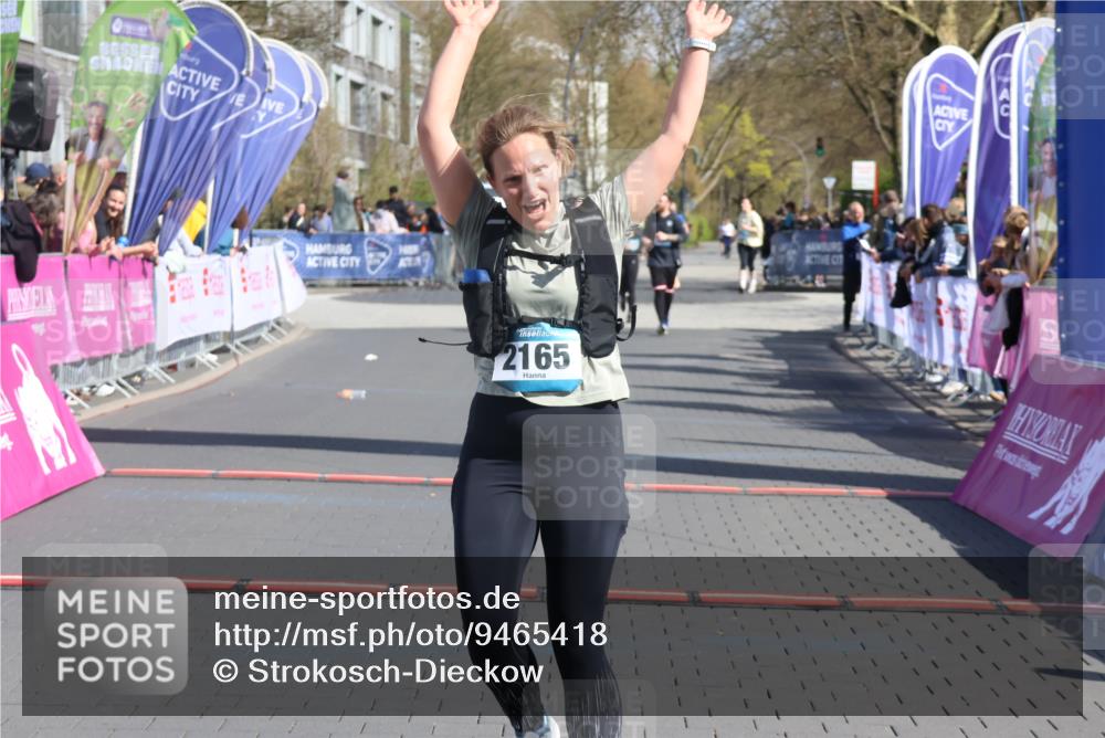 12.04.2026 - 45. Internationalen Wilhelmsburger Insellauf Strokosch-Dieckow http://msf.ph/oto/9465418 12.04.2026 11:15:27 Ziel 2165 meine-sportfotos.de