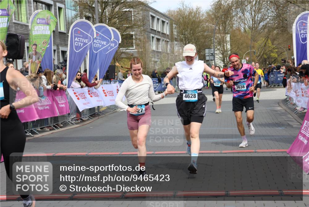 12.04.2026 - 45. Internationalen Wilhelmsburger Insellauf Strokosch-Dieckow http://msf.ph/oto/9465423 12.04.2026 13:13:11 Ziel 2275, 4671, 4627, 4628, 3638 meine-sportfotos.de