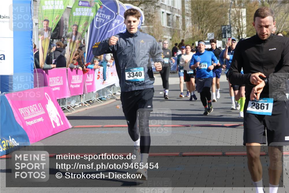 12.04.2026 - 45. Internationalen Wilhelmsburger Insellauf Strokosch-Dieckow http://msf.ph/oto/9465454 12.04.2026 10:58:16 Ziel 2861, 3340, 2847, 4339, 3179, 3753, 4947 meine-sportfotos.de