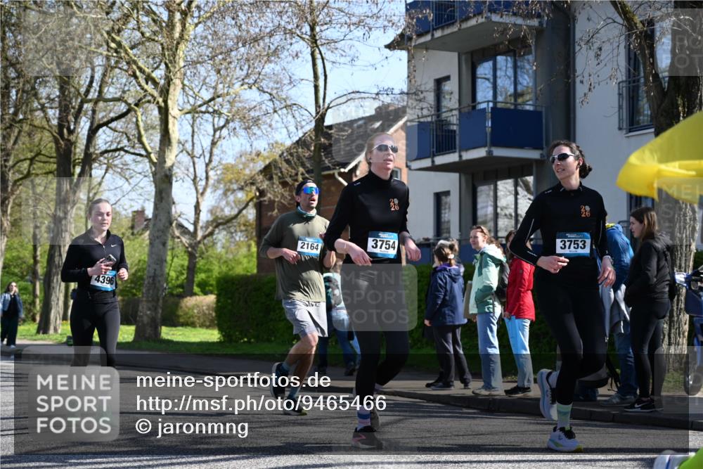 12.04.2026 - 45. Internationalen Wilhelmsburger Insellauf J. Mangold http://msf.ph/oto/9465466 12.04.2026 10:57:53 Ziel 2861, 3340, 2847, 4339, 3179, 3753, 4947, 3754, 5362, 4157, 2164, 4120, 2283, 2228, 4396, 3997, 3997, 2818, 3257, 2499, 2194, 2900, 3260, 3568, 4352, 4215, 4215, 4394, 3665, 3968, 4577 meine-sportfotos.de