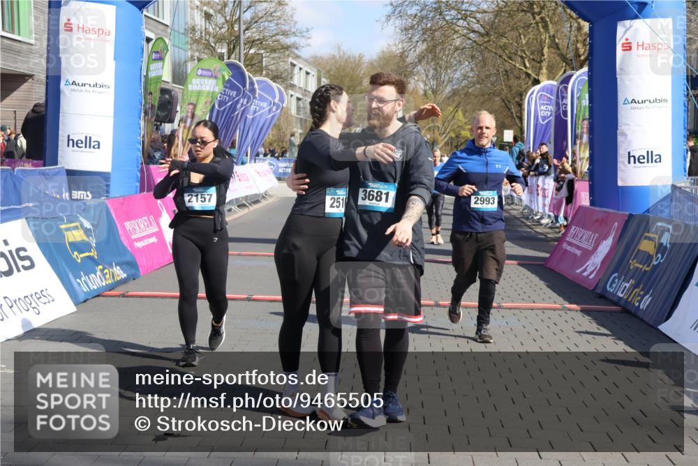 12.04.2026 - 45. Internationalen Wilhelmsburger Insellauf Strokosch-Dieckow http://msf.ph/oto/9465505 12.04.2026 11:15:39 Ziel 2510, 3681, 2157, 2993, 2137, 3607 meine-sportfotos.de