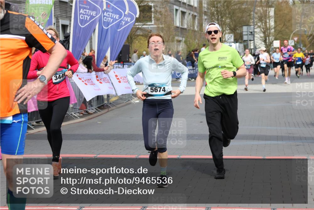 12.04.2026 - 45. Internationalen Wilhelmsburger Insellauf Strokosch-Dieckow http://msf.ph/oto/9465536 12.04.2026 13:13:05 Ziel 5855, 2280, 3441, 5674, 4841, 2275 meine-sportfotos.de