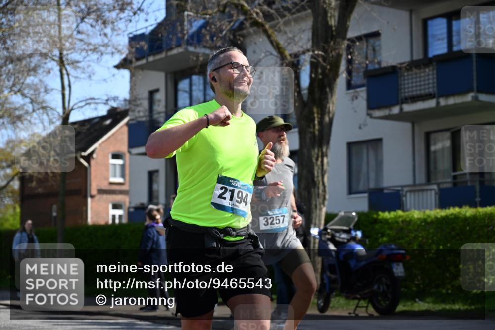 12.04.2026 - 45. Internationalen Wilhelmsburger Insellauf J. Mangold http://msf.ph/oto/9465543 12.04.2026 10:58:07 Ziel 4120, 2283, 2228, 4396, 3997, 2818, 3257, 2499, 2194, 2900, 3260, 3568, 4352, 4215, 4394, 3665, 3968, 4577, 5703, 3142, 5468, 3140, 3140, 4071, 2553, 2989 meine-sportfotos.de