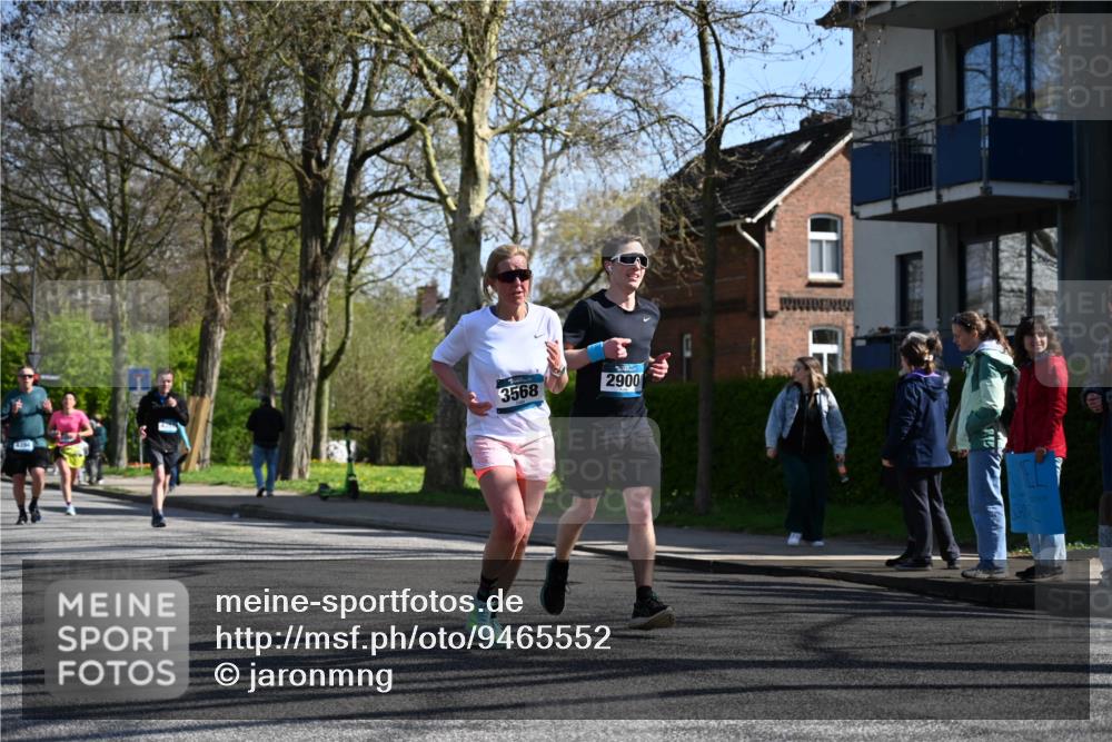 12.04.2026 - 45. Internationalen Wilhelmsburger Insellauf J. Mangold http://msf.ph/oto/9465552 12.04.2026 10:58:09 Ziel 4396, 3997, 2818, 3257, 2499, 2194, 2900, 3260, 3568, 4352, 4215, 4394, 3665, 3968, 4577, 5703, 3142, 5468, 3140, 4071, 2553, 2989, 3825, 5615, 3150 meine-sportfotos.de
