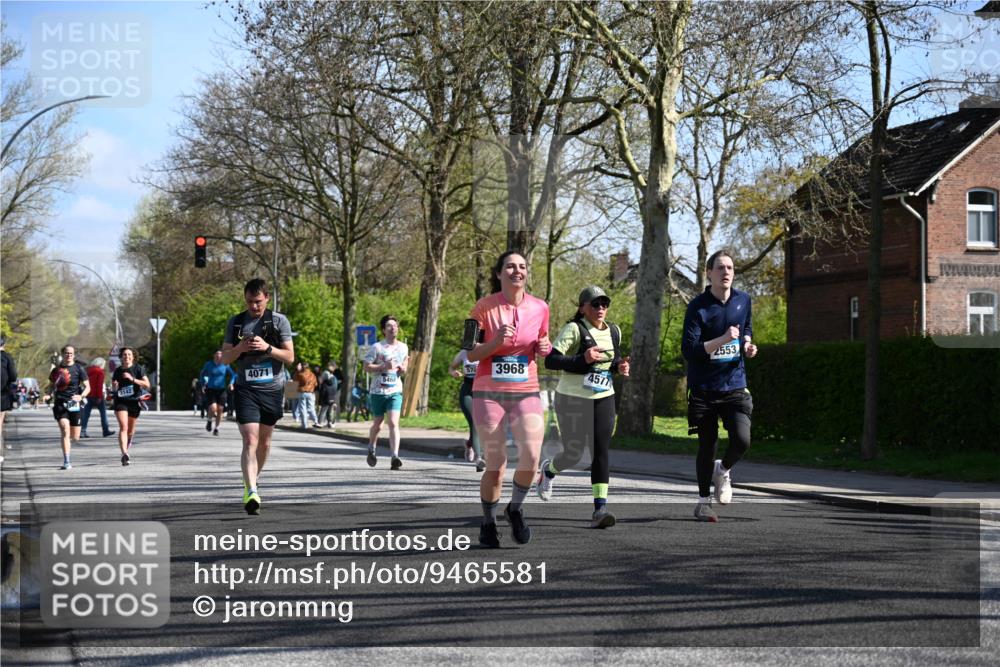 12.04.2026 - 45. Internationalen Wilhelmsburger Insellauf J. Mangold http://msf.ph/oto/9465581 12.04.2026 10:58:27 Ziel 3568, 4352, 4215, 4394, 3665, 3968, 4577, 5703, 3142, 5468, 3140, 4071, 2553, 2989, 3825, 5615, 3150, 2269, 2269 meine-sportfotos.de